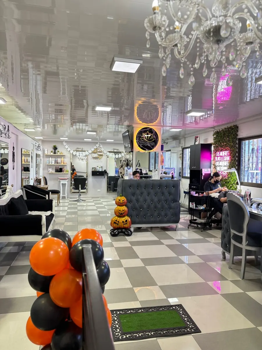 El salón decorado para Halloween